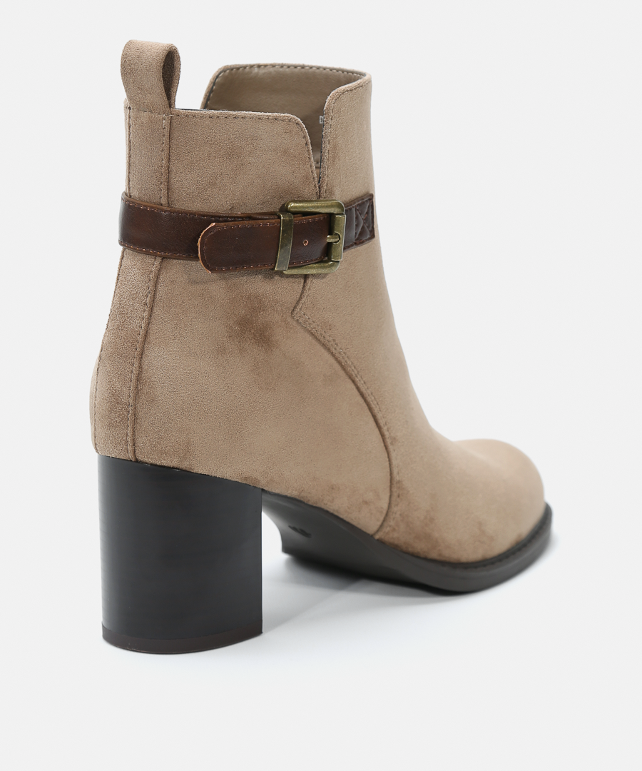 Botines tac&oacute;n hebilla image number null